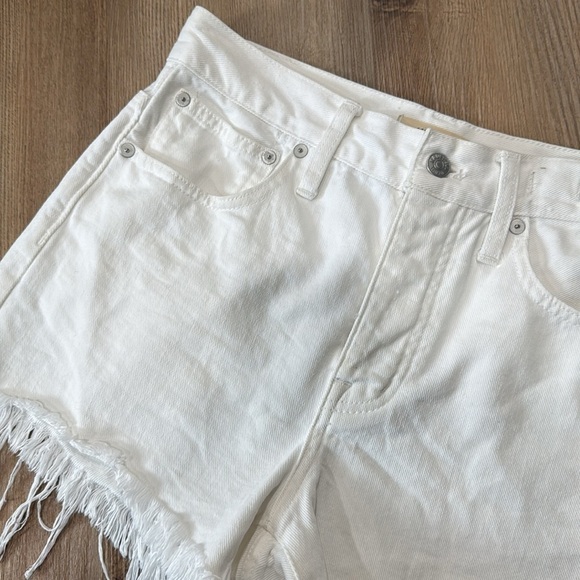 Madewell Relaxed Denim Shorts in Tile White Raw Hem High Rise Size 24 - Picture 4 of 13